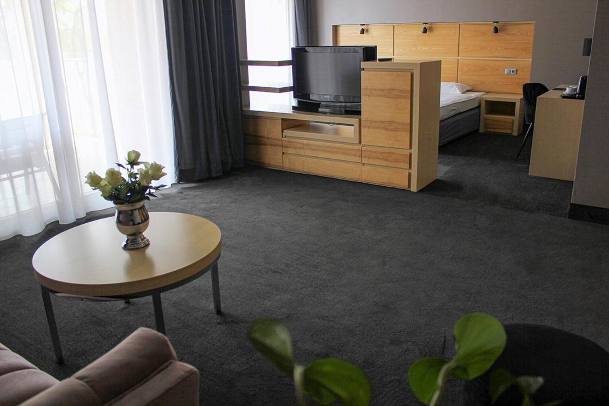 Willa Port Ostroda Ngoại thất bức ảnh A room at the hotel