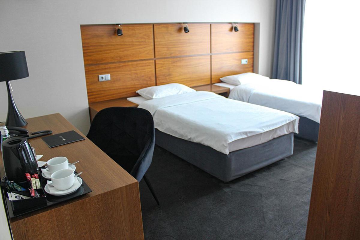 Willa Port Ostroda Ngoại thất bức ảnh A room at the hotel