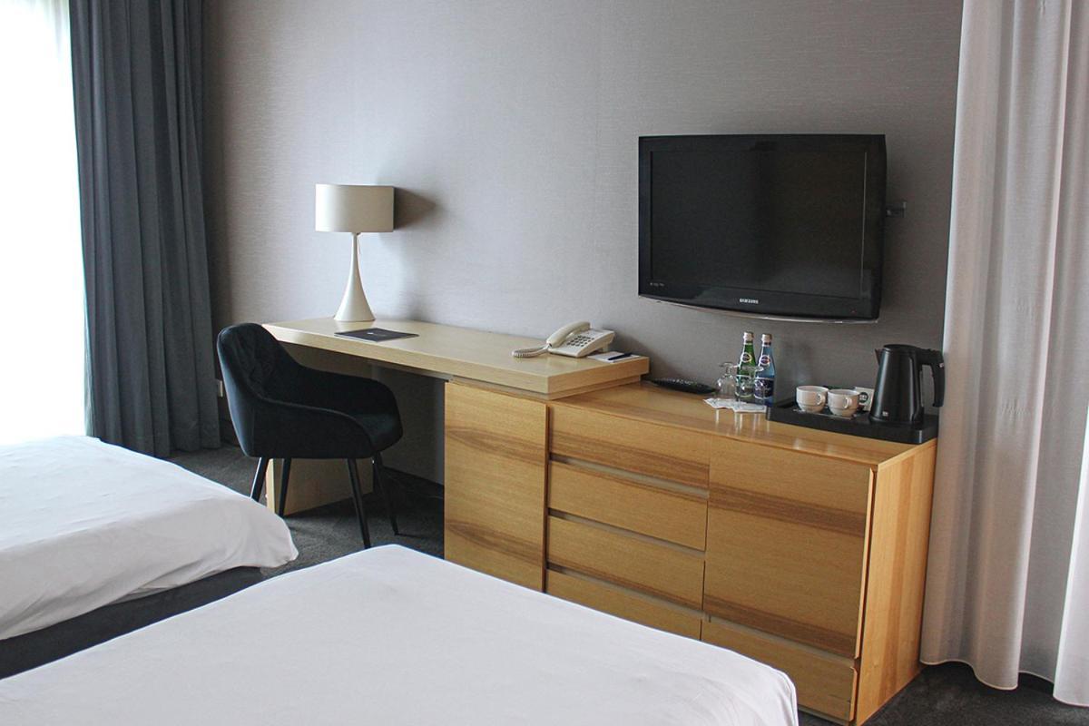 Willa Port Ostroda Ngoại thất bức ảnh A room at the hotel