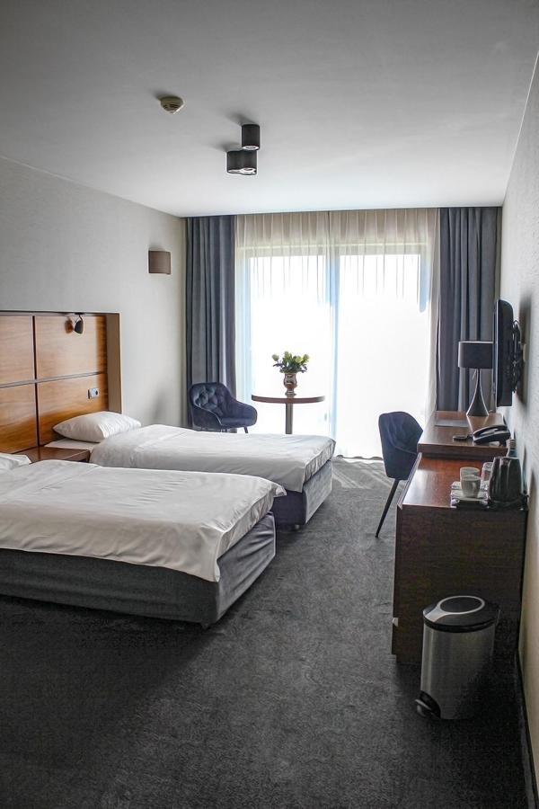Willa Port Ostroda Ngoại thất bức ảnh A room at the hotel