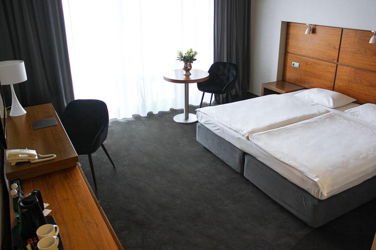 Willa Port Ostroda Ngoại thất bức ảnh A room at the hotel