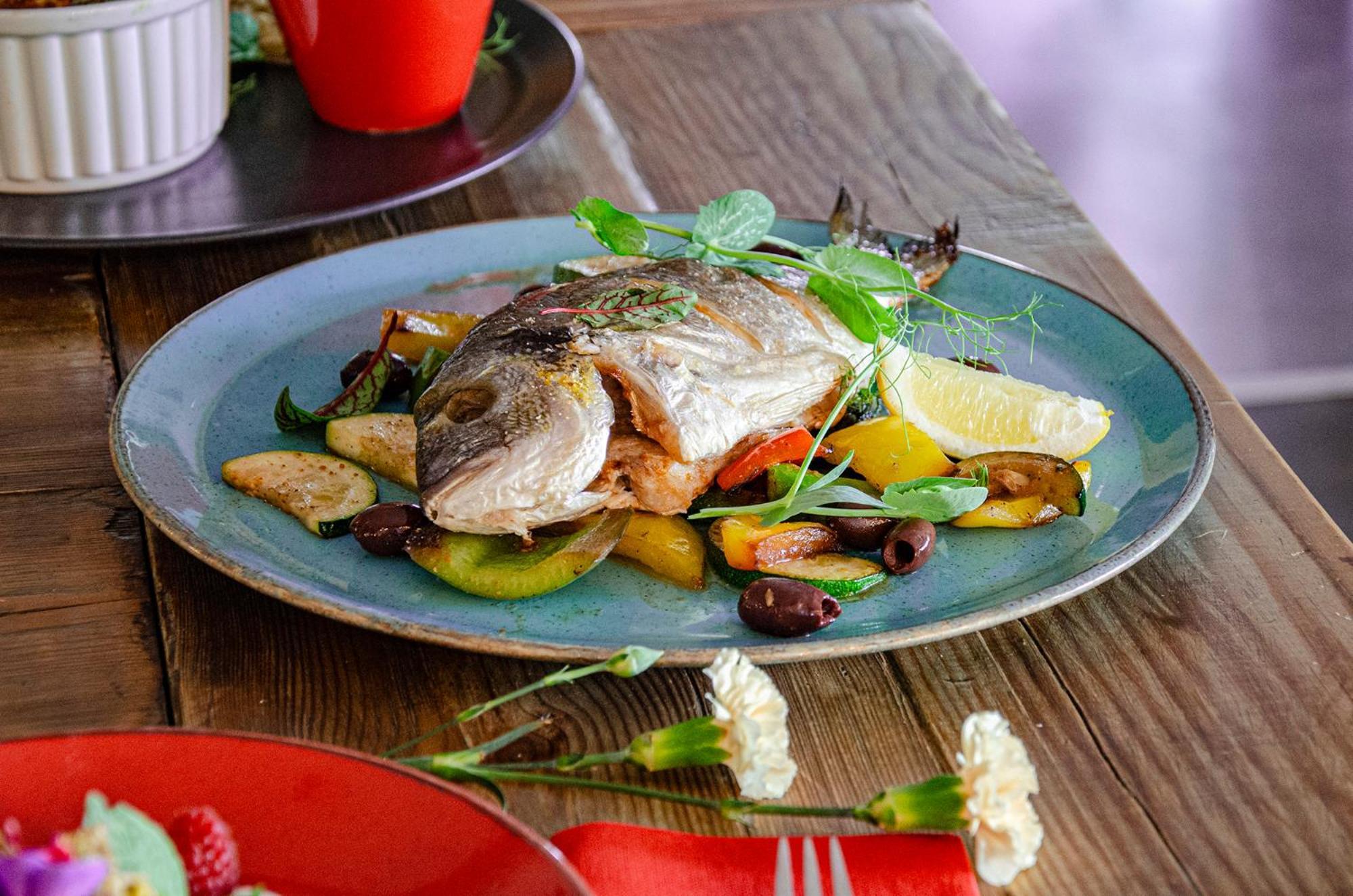 Willa Port Ostroda Ngoại thất bức ảnh A plate of grilled fish