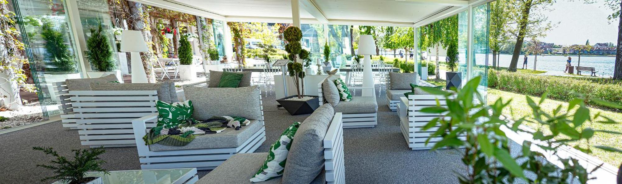 Willa Port Ostroda Ngoại thất bức ảnh The Terrace
