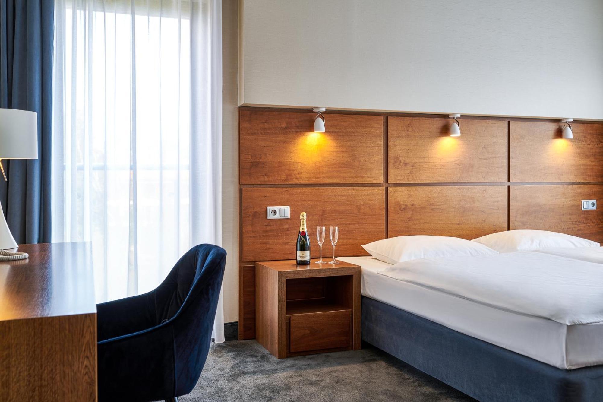 Willa Port Ostroda Ngoại thất bức ảnh A room at the hotel