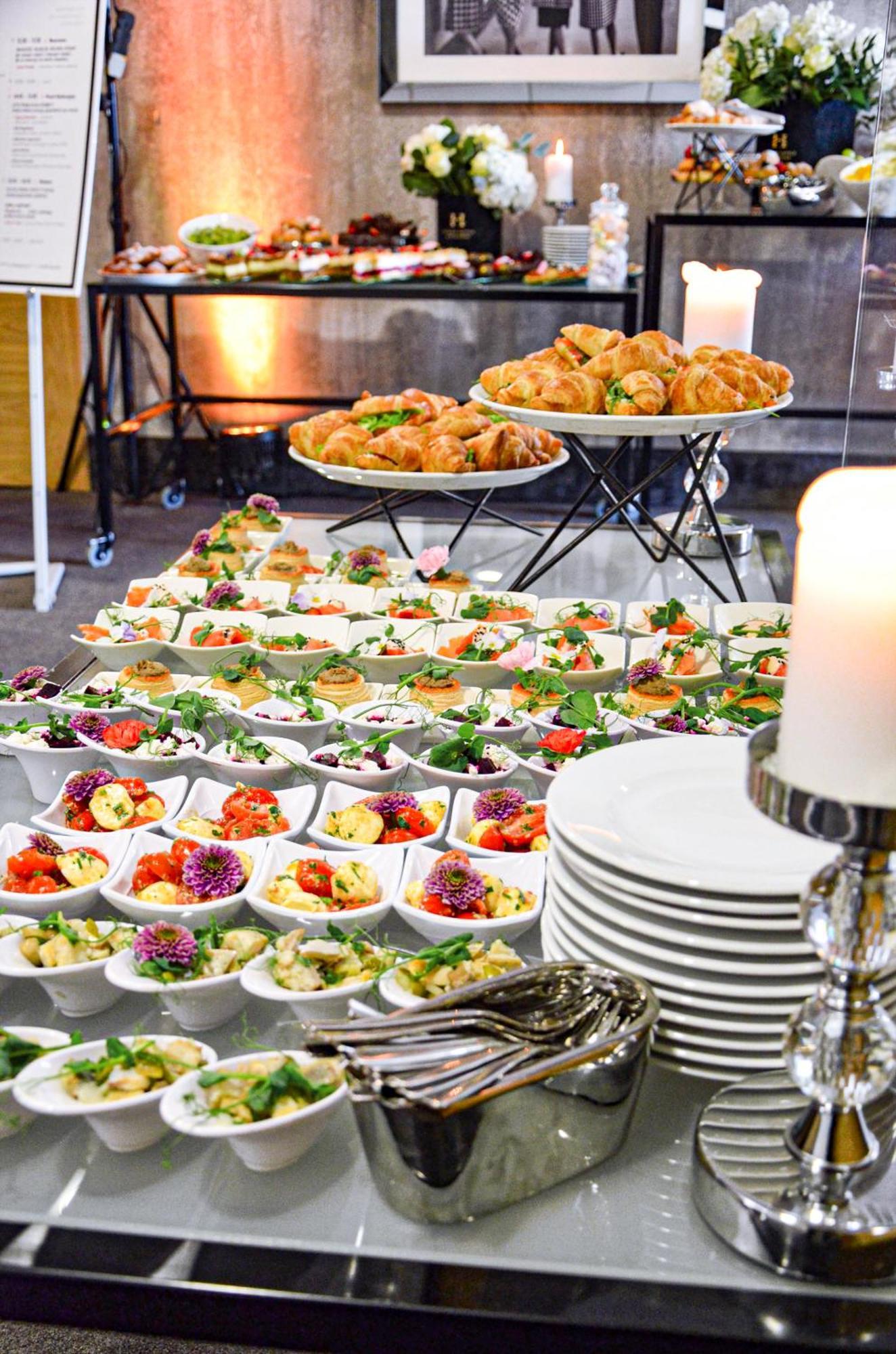 Willa Port Ostroda Ngoại thất bức ảnh A buffet